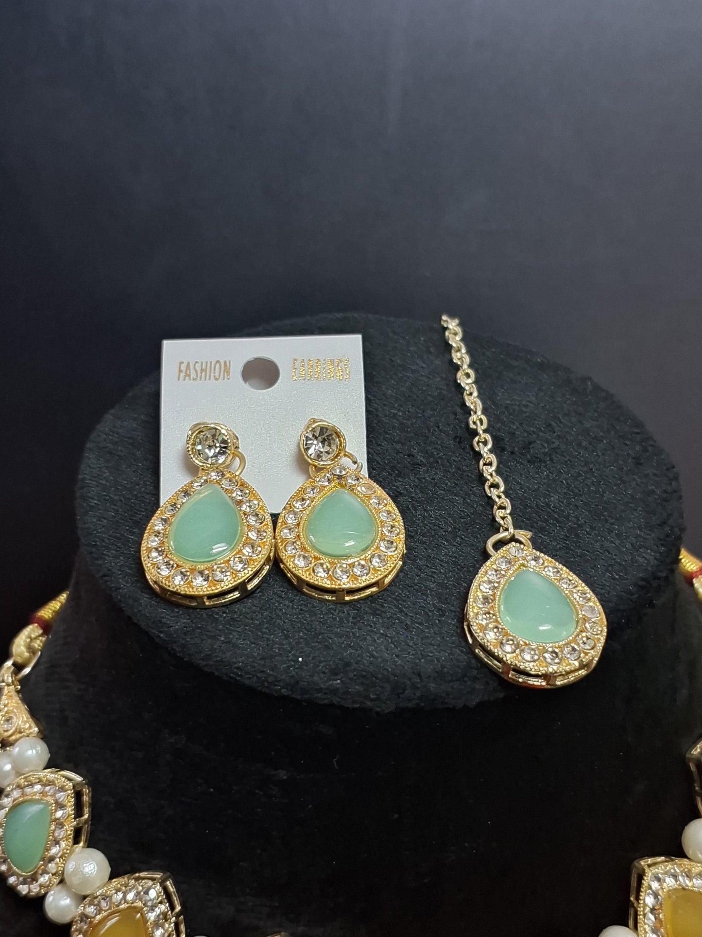 Multi Colour Kundan Choker Necklace with Earring & Maang Tikka