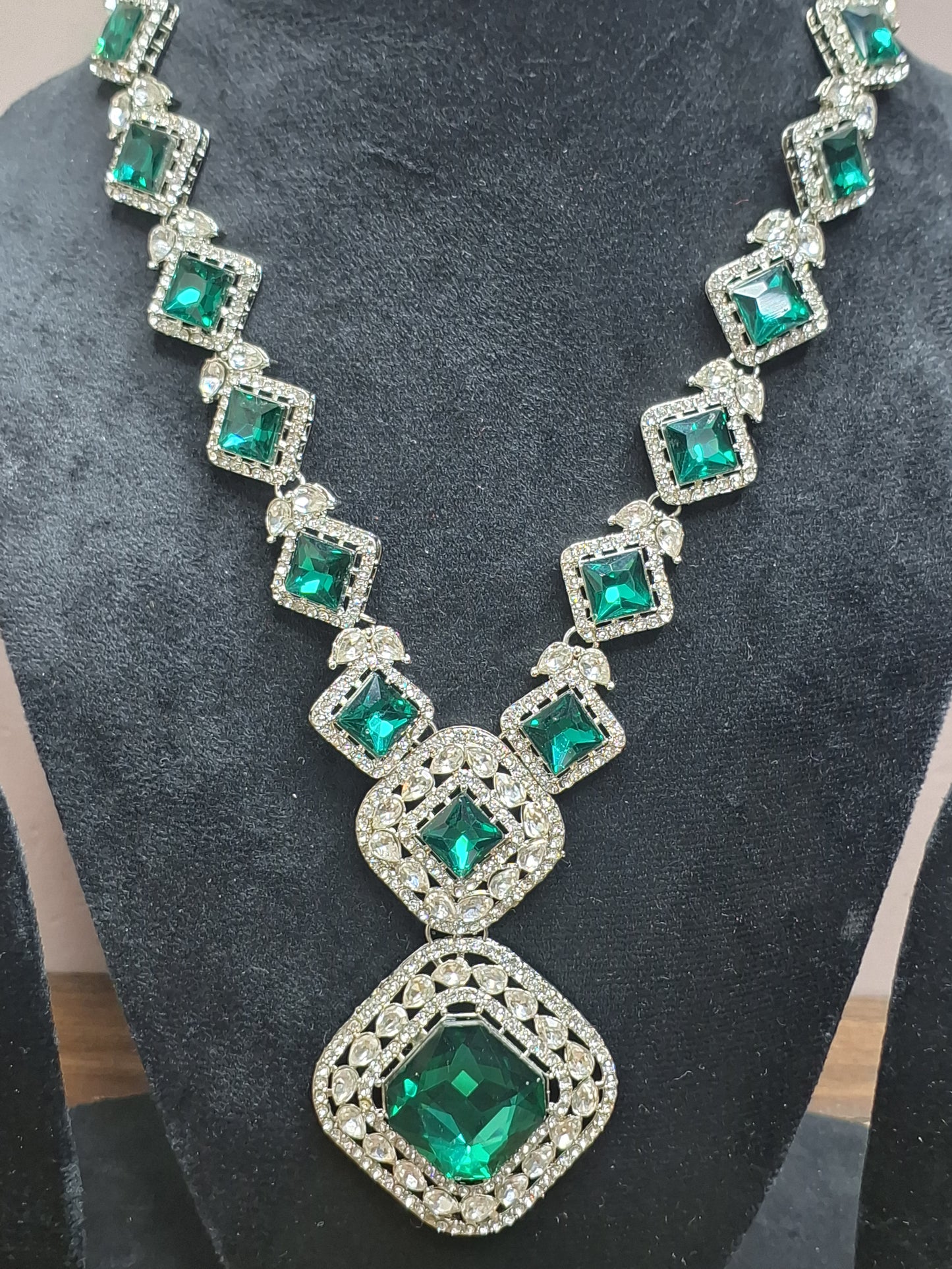 Green Colour Diamond Necklace with Earring & Maang Tikka