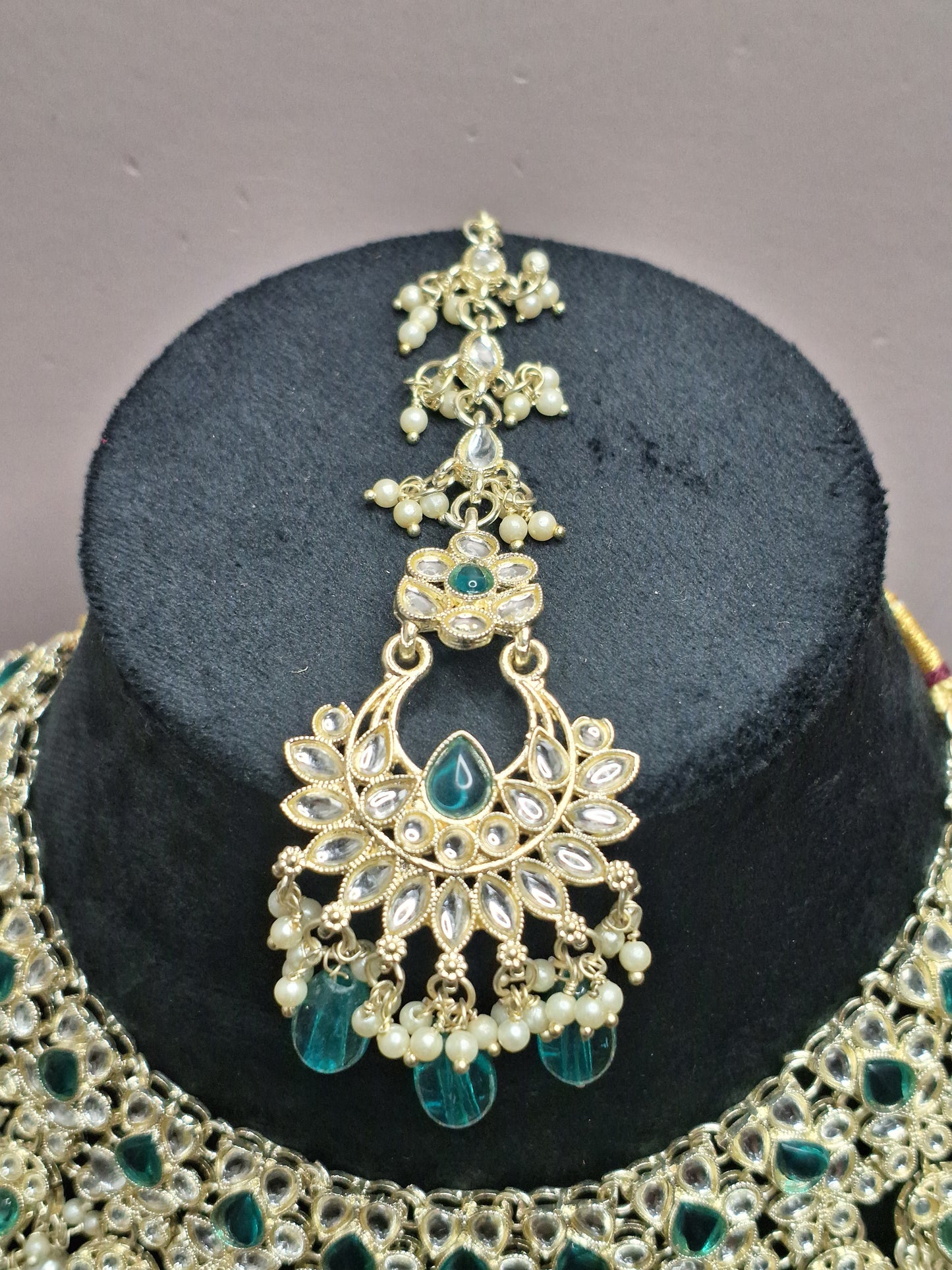 Green colour Silver Plated Kundan Necklace with Earring & Maang Tikka