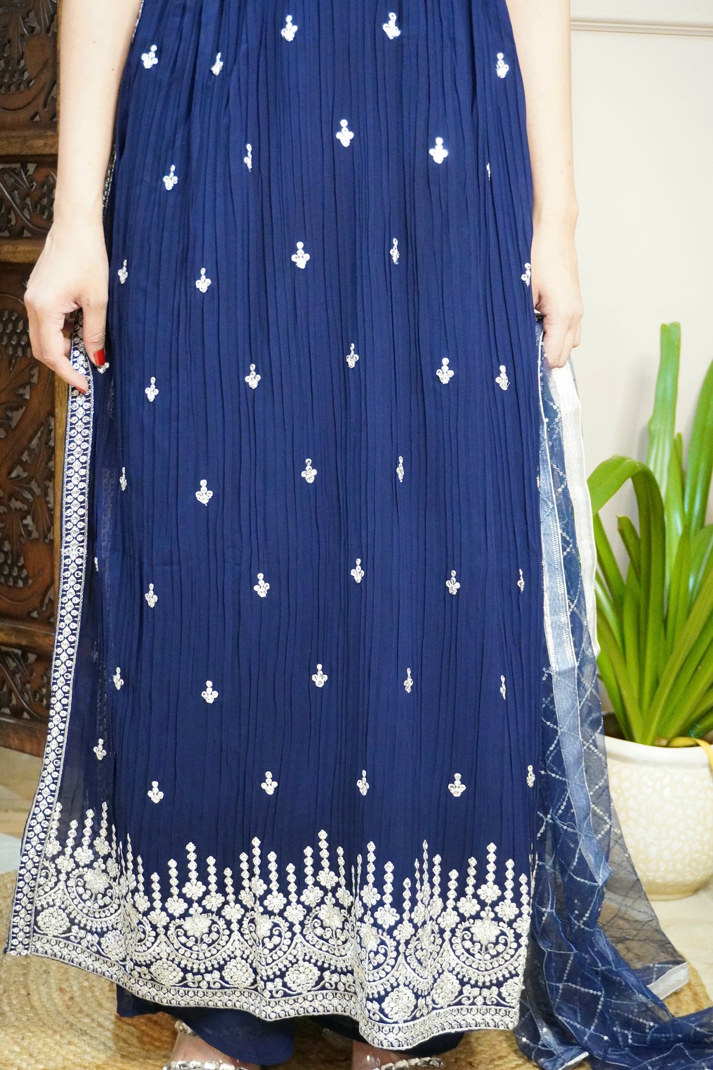 Women Sleeveless Navy Blue Colour Nyra Cut Kurta With Flare Palazzo & Magenta Colour Sequence Work Dupatta. (4 Inch margin in kurta, customer can alter as per their size)