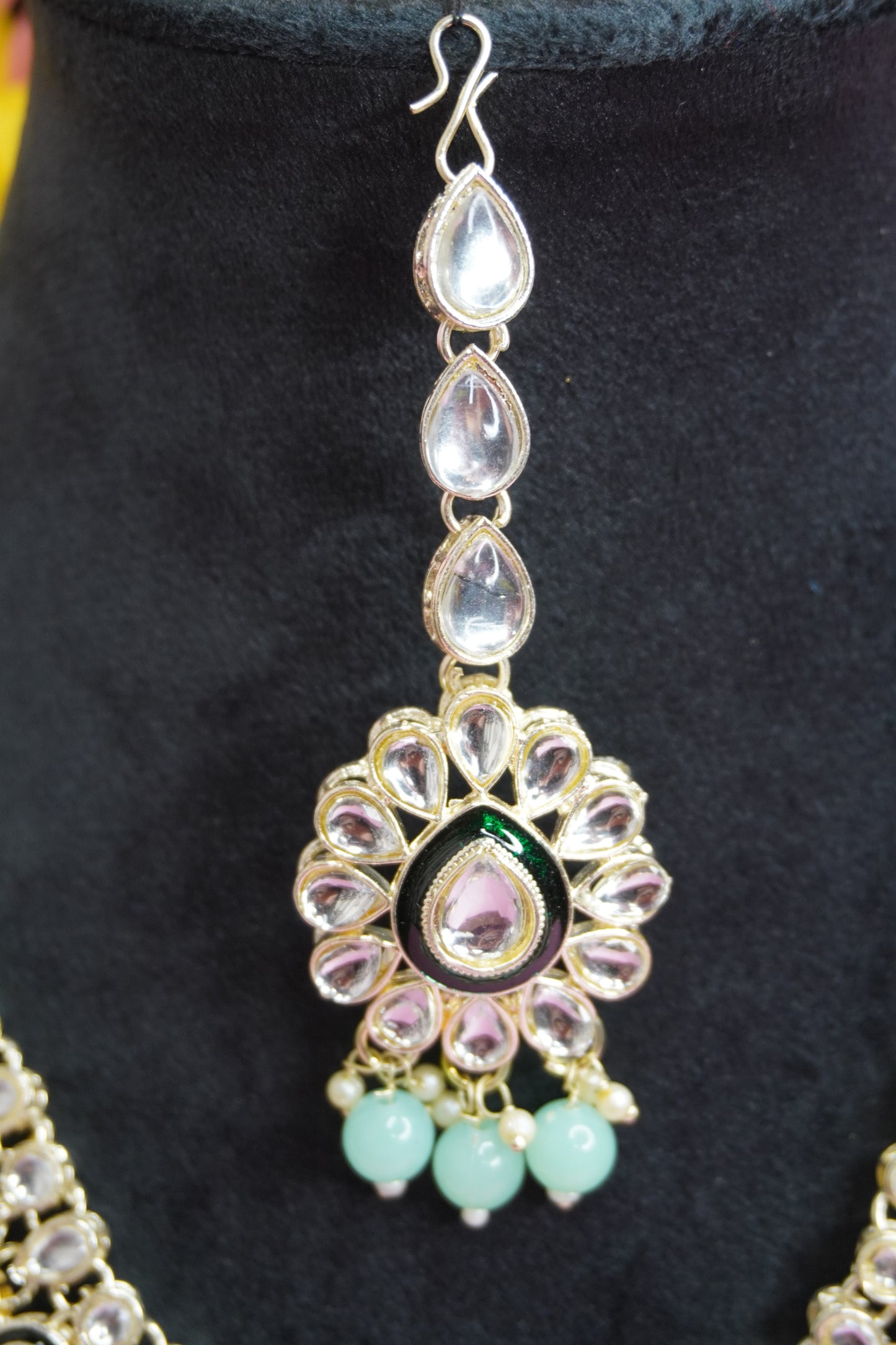 Pista green Heavy kundan necklace with Earring & Maang Tikka