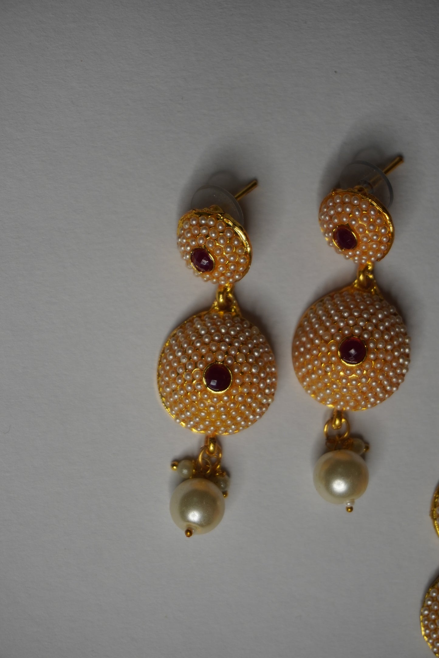White Colour Gold Plated Pearl Necklace with Earring