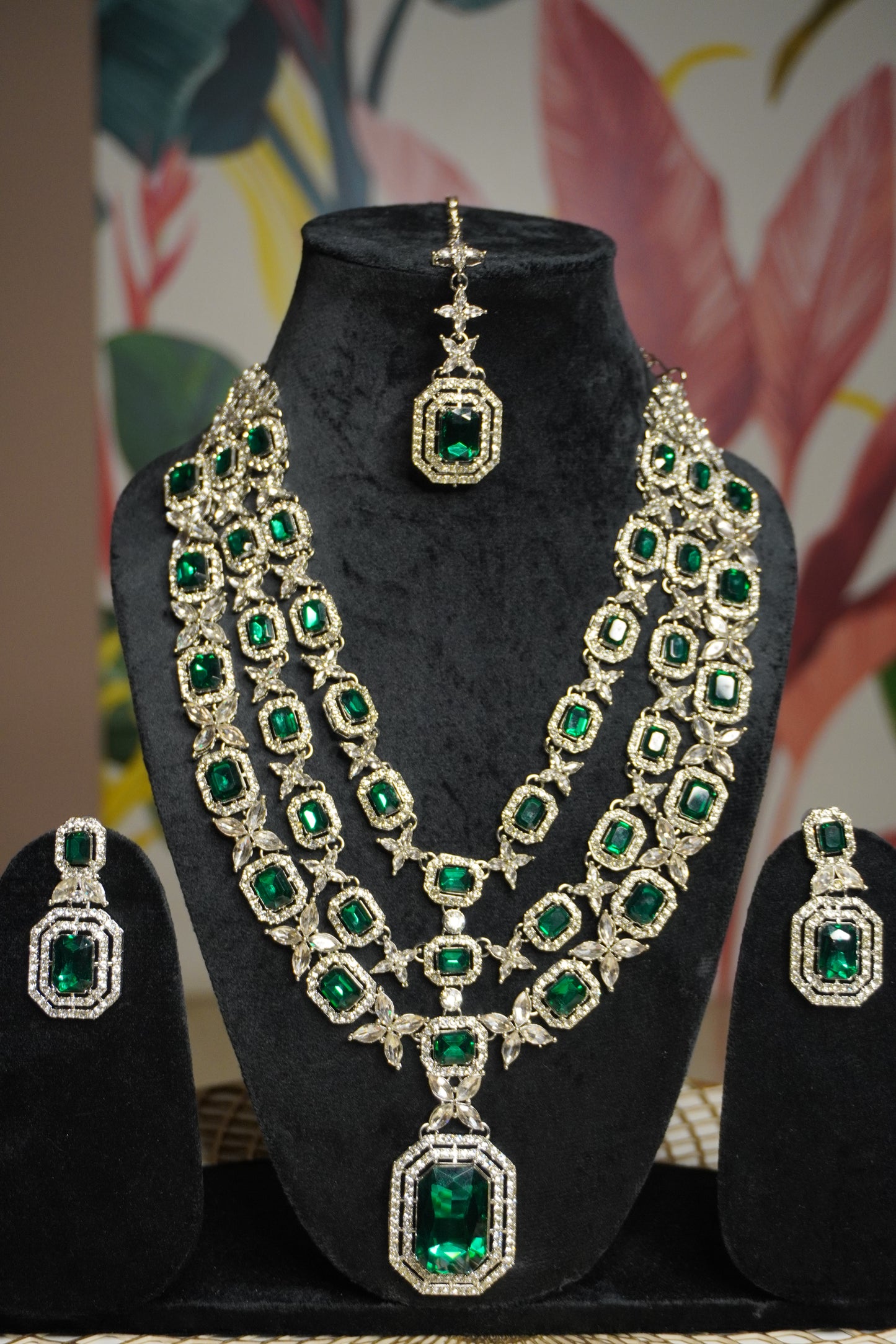 Green Colour Diamond Necklace with Earring & Maang Tikka
