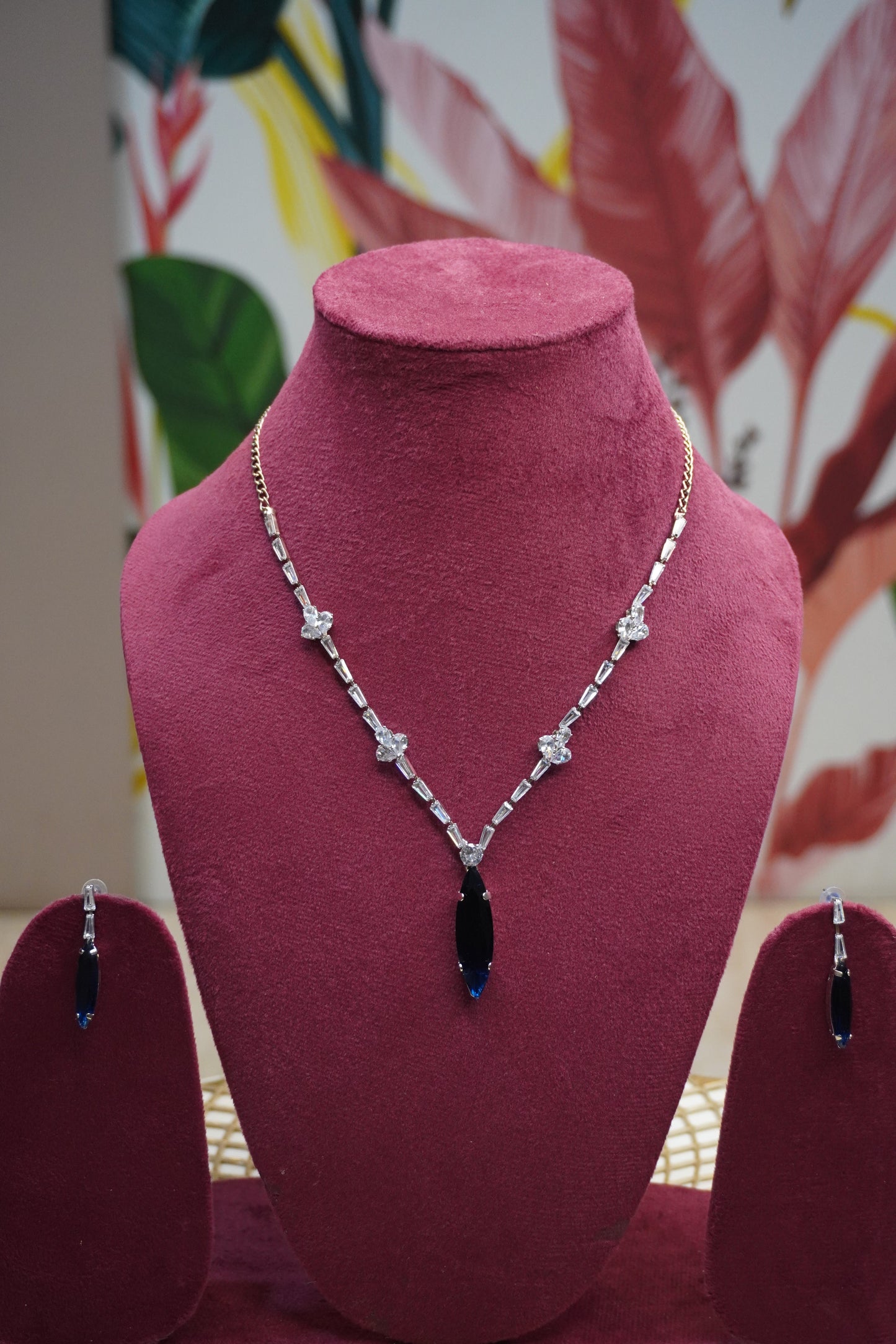 Blue Colour Pendant Necklace with Earring