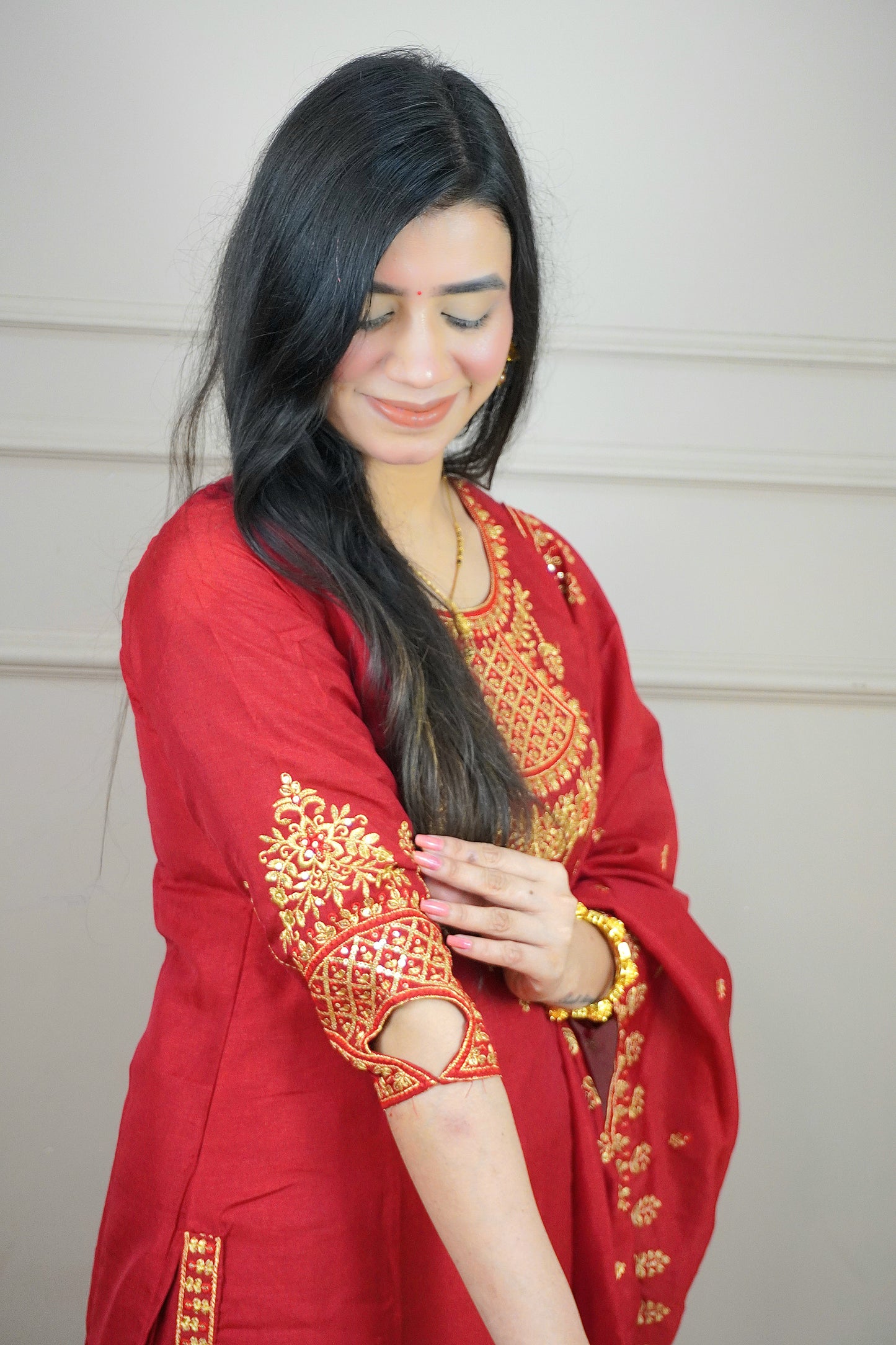 Red Colour Thread Work Straight Kurta Set with Elastic Pant Dupatta & Potli