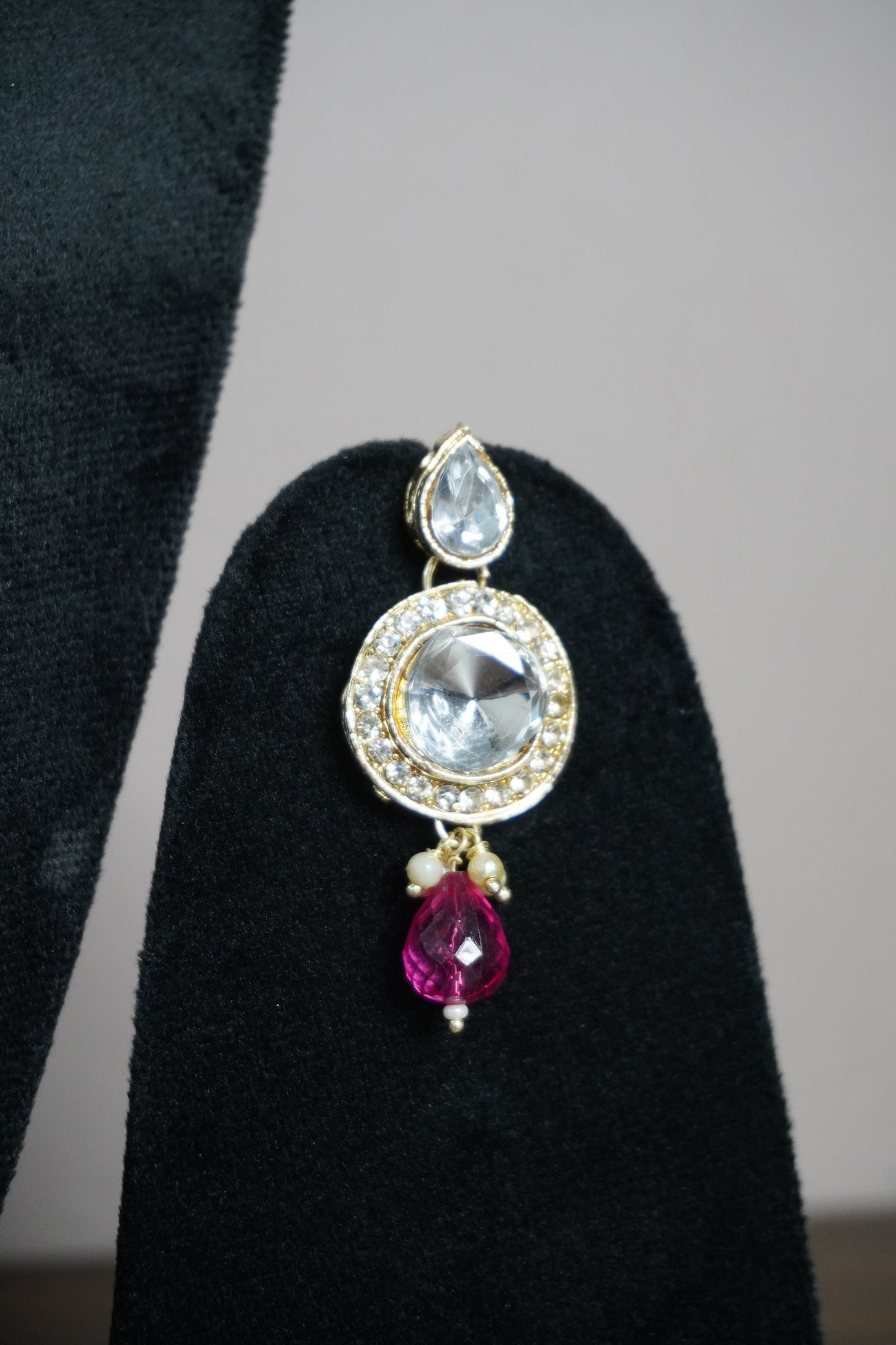 Pink Colour Kundan Necklace with Earring & Maang Tikka