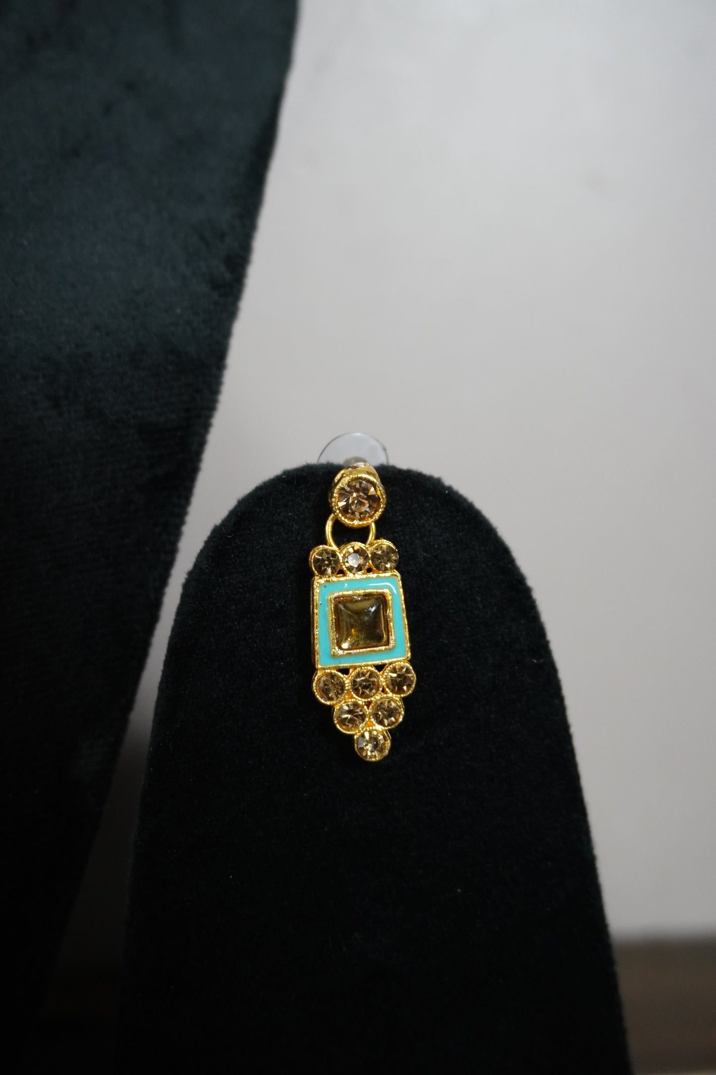 Mint Green Colour Kundan Necklace with Earring & Maang Tikka