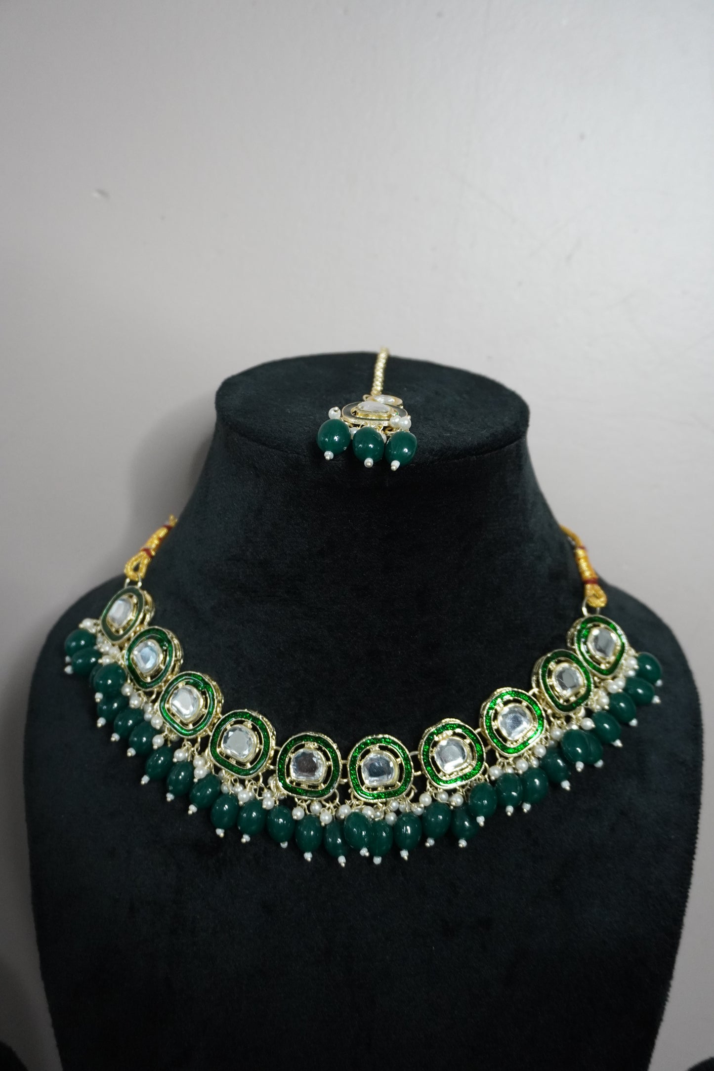 Green Colour Kundan Necklace with Earring & Maang Tikka