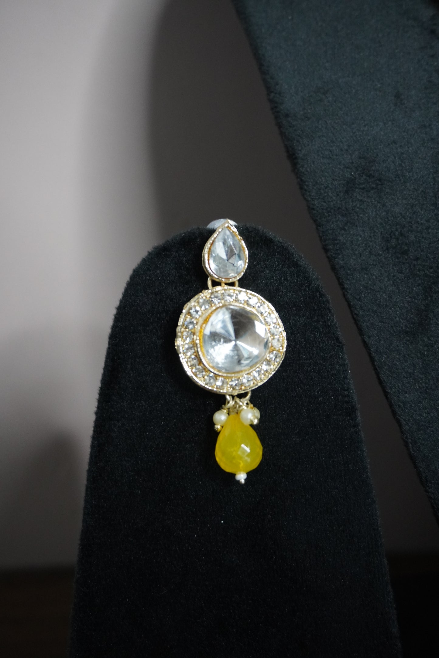 Yellow Colour Kundan Necklace with Earring & Maang Tikka