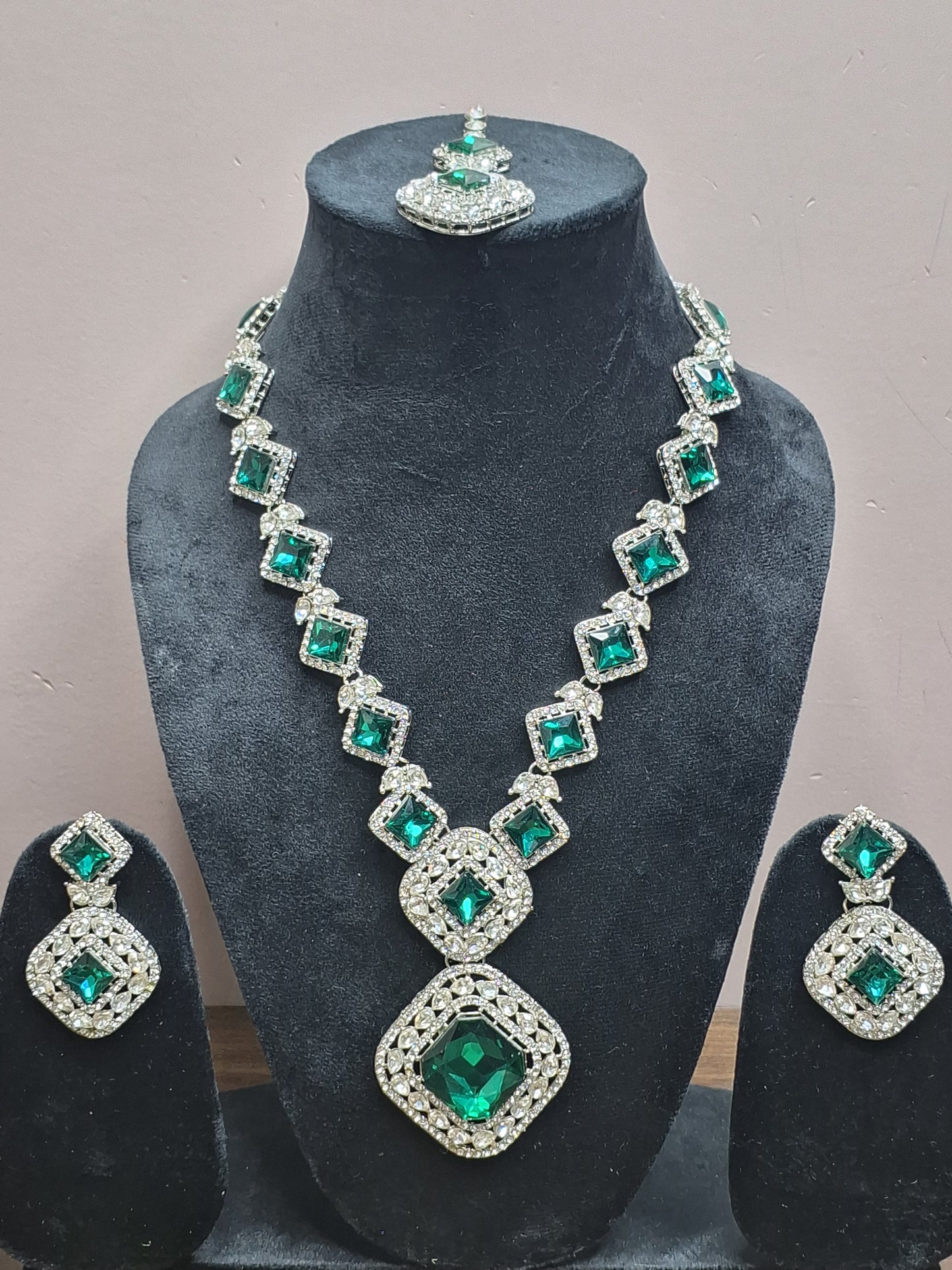 Green Colour Diamond Necklace with Earring & Maang Tikka