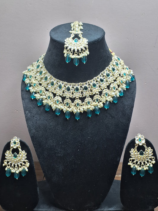 Green colour Silver Plated Kundan Necklace with Earring & Maang Tikka