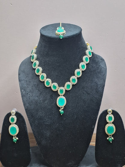 Green colour Diamond Work Kundan Necklace with Earring & Maang Tikka
