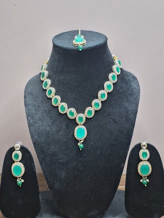 Green colour Diamond Work Kundan Necklace with Earring & Maang Tikka