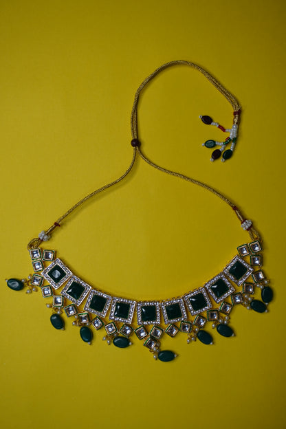 Green Colour Kundan Necklace with Earring & Maang Tikka