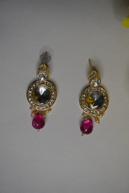 Pink Colour Kundan Necklace with Earring & Maang Tikka