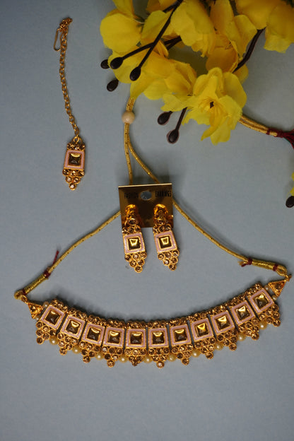 Pink Colour Kundan Necklace with Earring & Maang Tikka