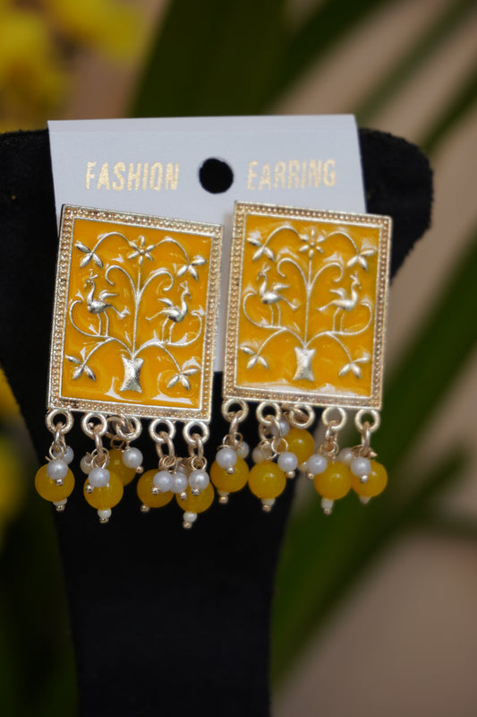 Yellow colour rectangle shape meenakari stud