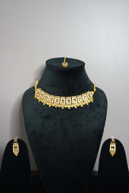 Pink Colour Kundan Necklace with Earring & Maang Tikka