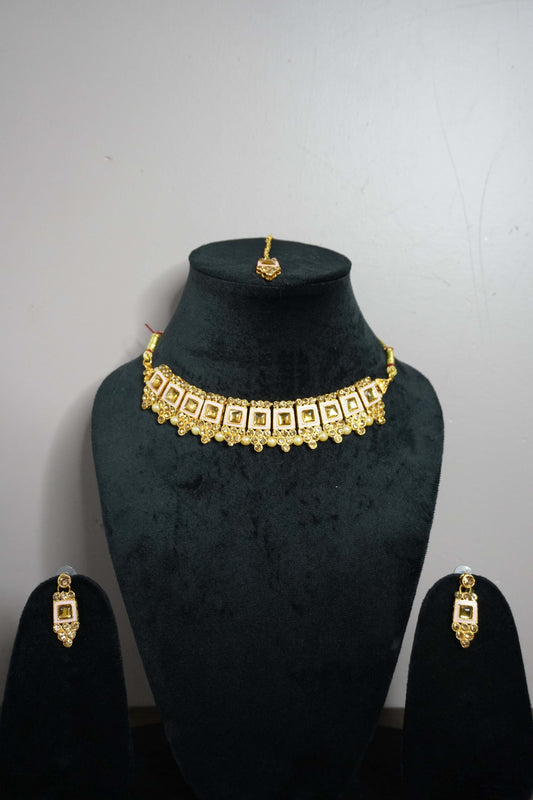 Pink Colour Kundan Necklace with Earring & Maang Tikka