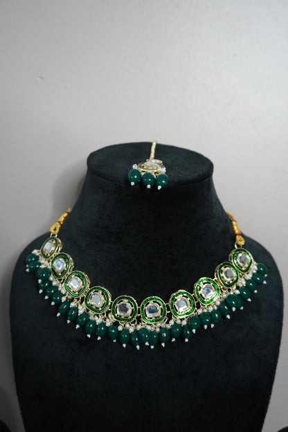 Green Colour Kundan Necklace with Earring & Maang Tikka