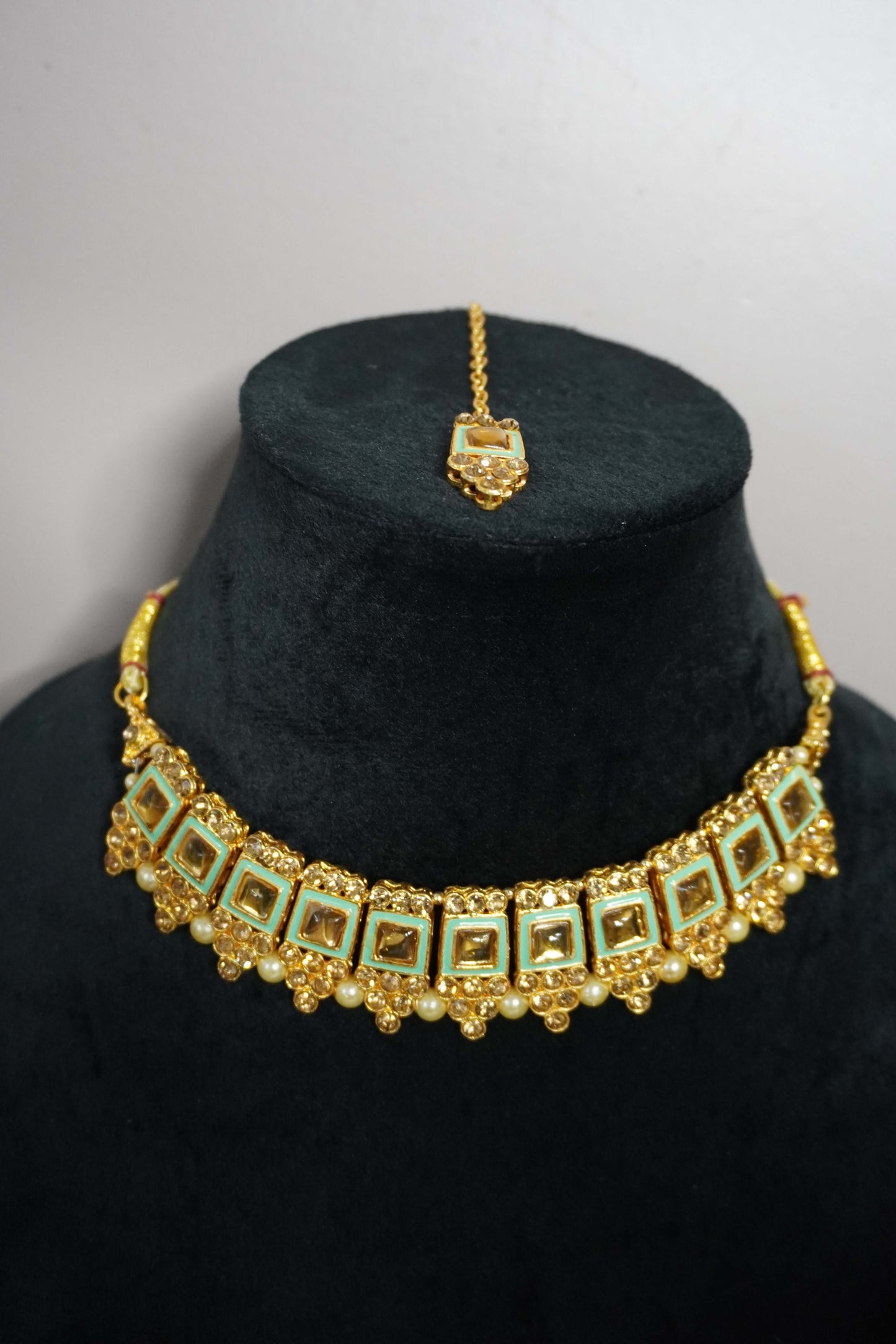 Pista Green Colour Kundan Necklace with Earring & Maang Tikka