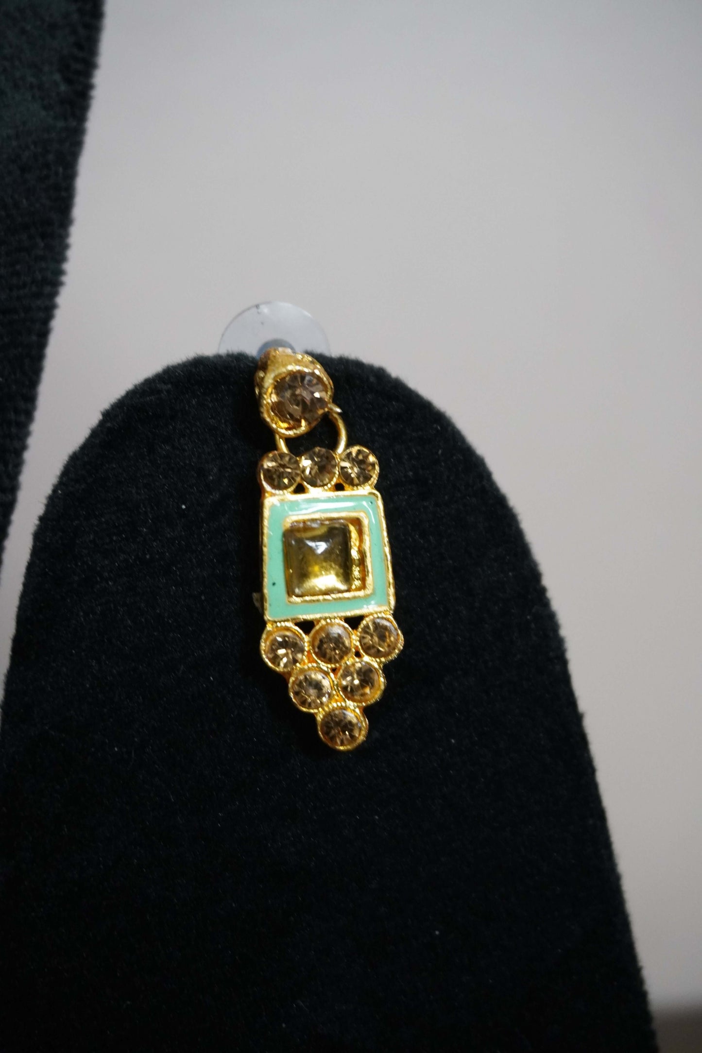 Pista Green Colour Kundan Necklace with Earring & Maang Tikka